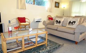 Smokebush Cottage - Holiday Home Exclusively Yours